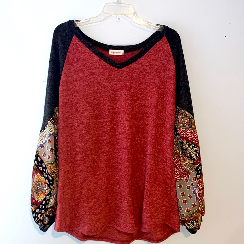 Lovelyn blouse. V-neck. Oversized sleeves. Very cute! Large
